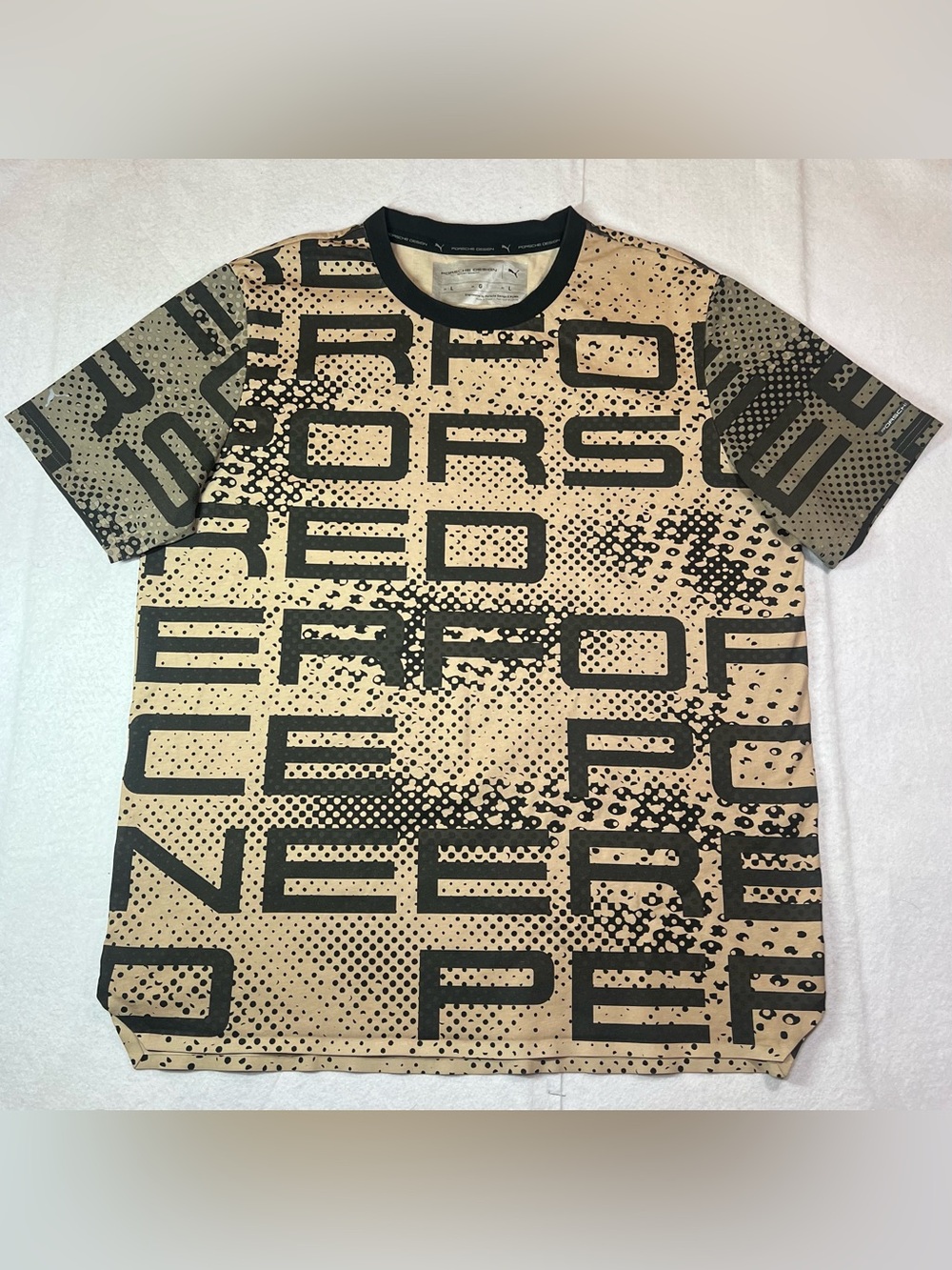 Puma x Porsche Design Men’s Thermoreactive Graphic T-Shirt,Desert Dust/Tan,Large